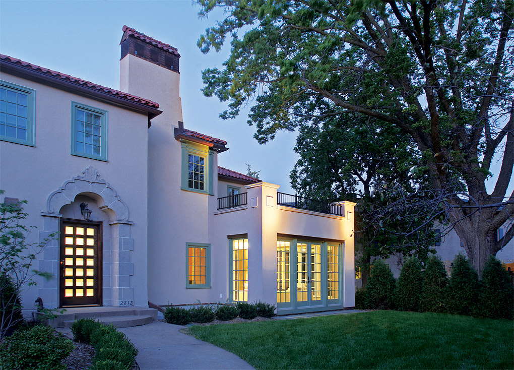 Tea2-Architects_Exterior-at-Night
