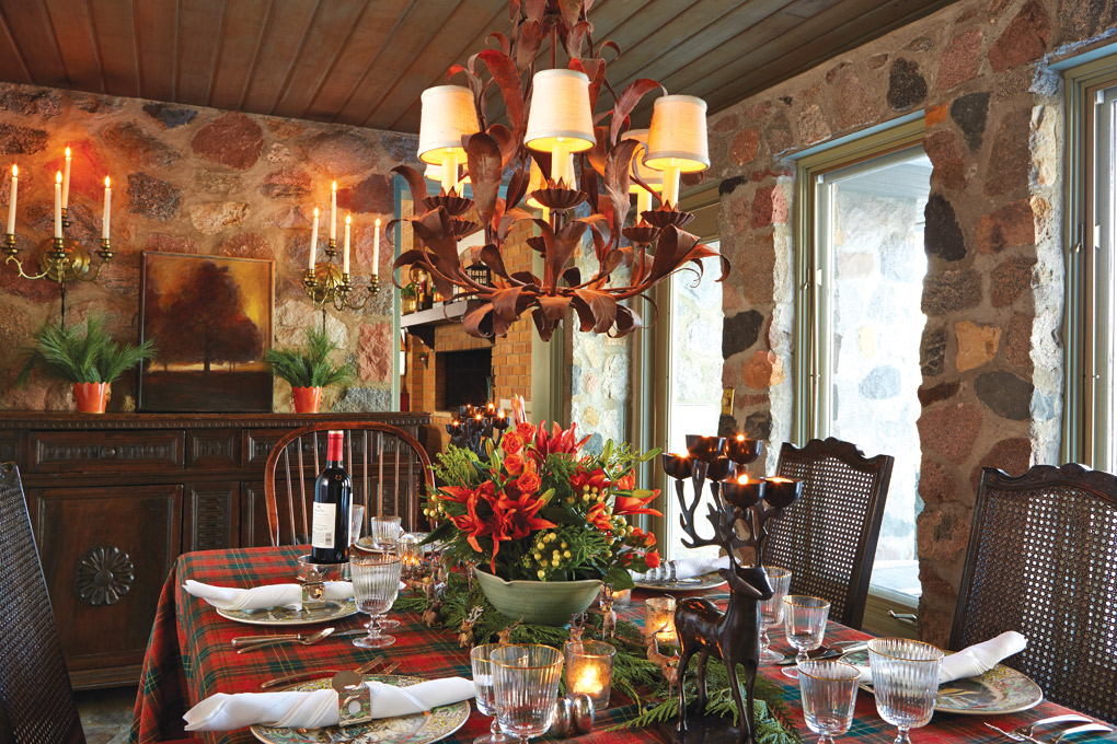 Talla-Skogmo_Holiday-Dining-Room