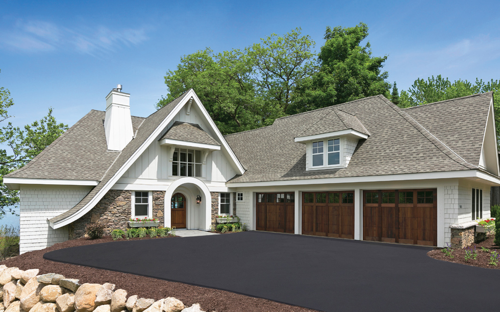 Luxury-Home-Tour_Vinehill_Driveway_Home-Exterior