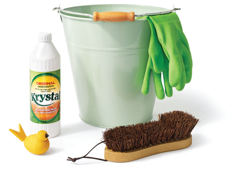 bentley pail, spring cleaning supplies