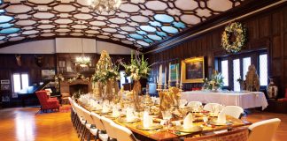 A Summit Avenue Mansion Dons Its Holiday Best Summit-Avenue_Christmas_Dining-room