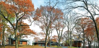 Contemporary Country Home on Lakefront Site Outside