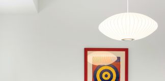 Saarinen, table, Hans Wegner, chairs, George Nelson, saucer