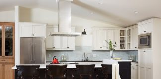 An Edina Kitchen Gets an Elegant Update