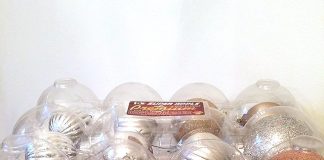 Post-Holiday Cleanup How to pack bulbs away during your post-holiday cleanup.