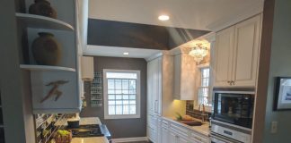 2018 Luxury Remodeling Tour: Maison Kitchen + Bath Photo of a renovated kitchen by Maison Kitchen + Bath.