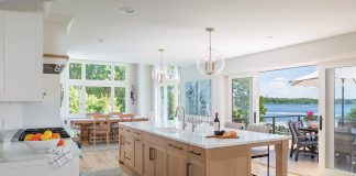 Piece by Piece: A 1988 Lakeside Home Transformation