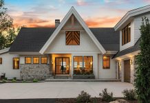 Lake Cottage Retreat by Hartman Homes Inc.
