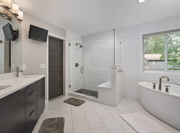 modern-white-bathroom-soaking-tub-glass-shower
