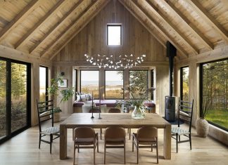 A Soulful Grand Marais Cabin The day bed in the bay window is a pinnacle of the design and a key family gathering spot, says Penfield. It’s spacious enough for the family to sit together, cozily. While seated, they can feel immersed in nature, and the cabin’s interior fades into the landscape.