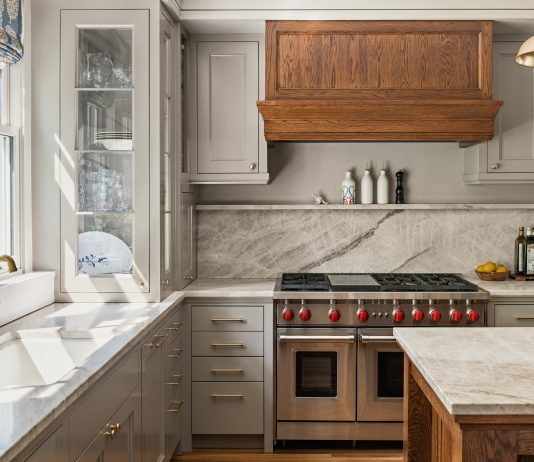 Small Footprint, Big Impact: An Outdated Kitchen’s Stunning Transformation An outdated Minnesota kitchen is transformed, displaying beauty and maximum storage in a compact footprint
